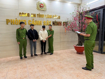 Bắt giữ 2 đối tượng cướp tiệm vàng trong ngày Tết