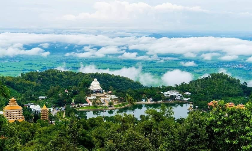Núi cấm