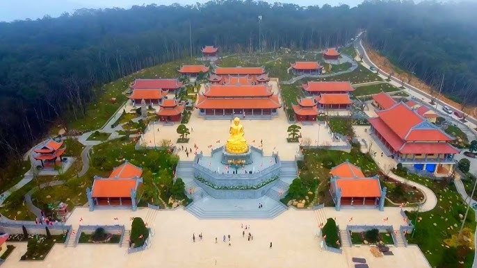 Chính thức mở cửa ngôi chùa được ví như 'Đà Lạt của phố biển' đúng dịp năm mới, tọa lạc trên đỉnh núi cao hơn 1.500m - Ảnh 3.