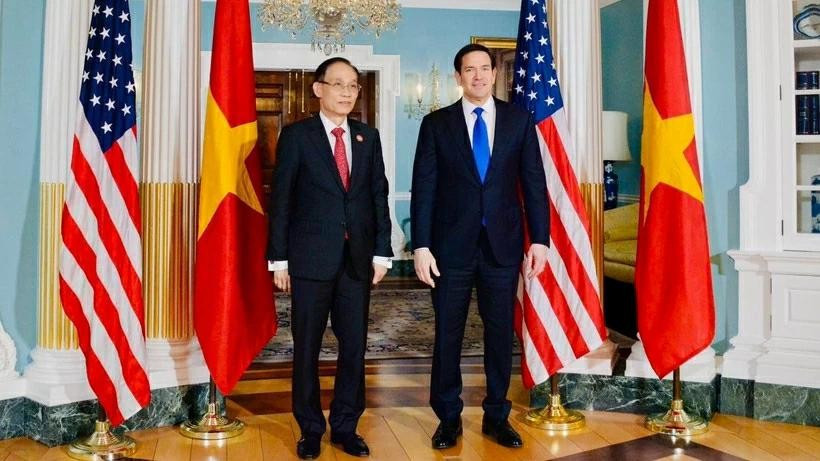 Bộ trưởng Ngoại giao Lê Hoài Trung và Ngoại trưởng Mỹ Marco Rubio tại Bộ Ngoại giao Mỹ, ngày 19/2. Ảnh: Mofa img-2359.jpg