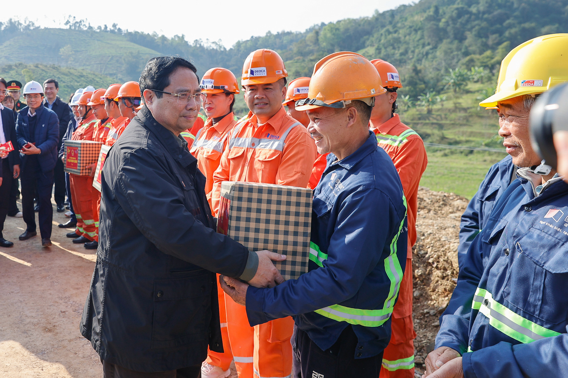 Thủ tướng: Khánh thành cao tốc Đồng Đăng – Trà Lĩnh và Hữu Nghị - Chi Lăng vào dịp 30/4- Ảnh 7. Thủ tướng: Khánh thành cao tốc Đồng Đăng – Trà Lĩnh và Hữu Nghị - Chi Lăng vào dịp 30/4- Ảnh 7.