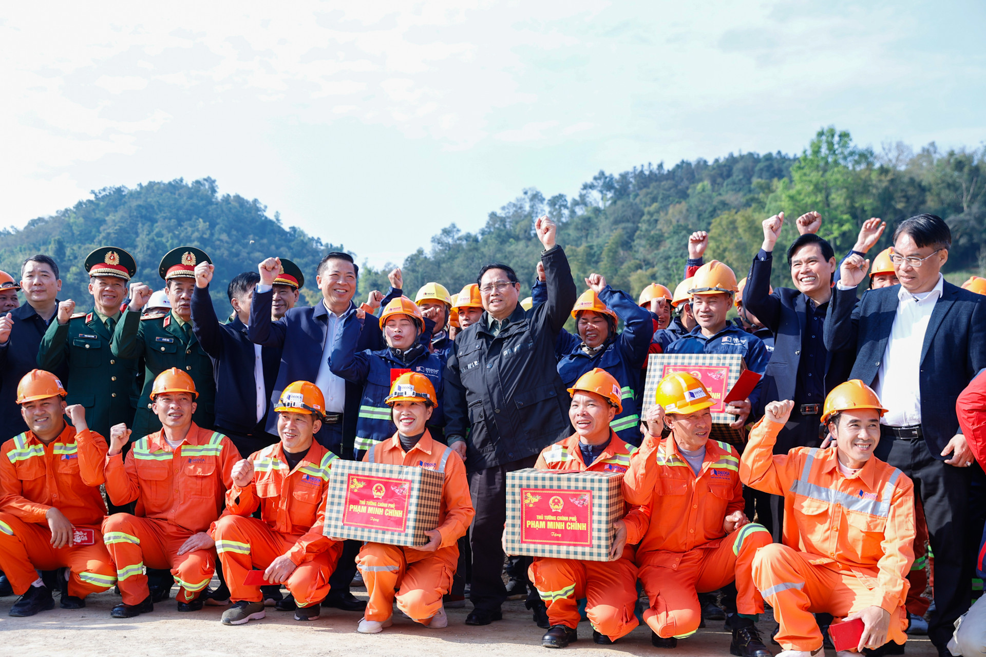 Thủ tướng: Khánh thành cao tốc Đồng Đăng – Trà Lĩnh và Hữu Nghị - Chi Lăng vào dịp 30/4- Ảnh 9. Thủ tướng: Khánh thành cao tốc Đồng Đăng – Trà Lĩnh và Hữu Nghị - Chi Lăng vào dịp 30/4- Ảnh 9.