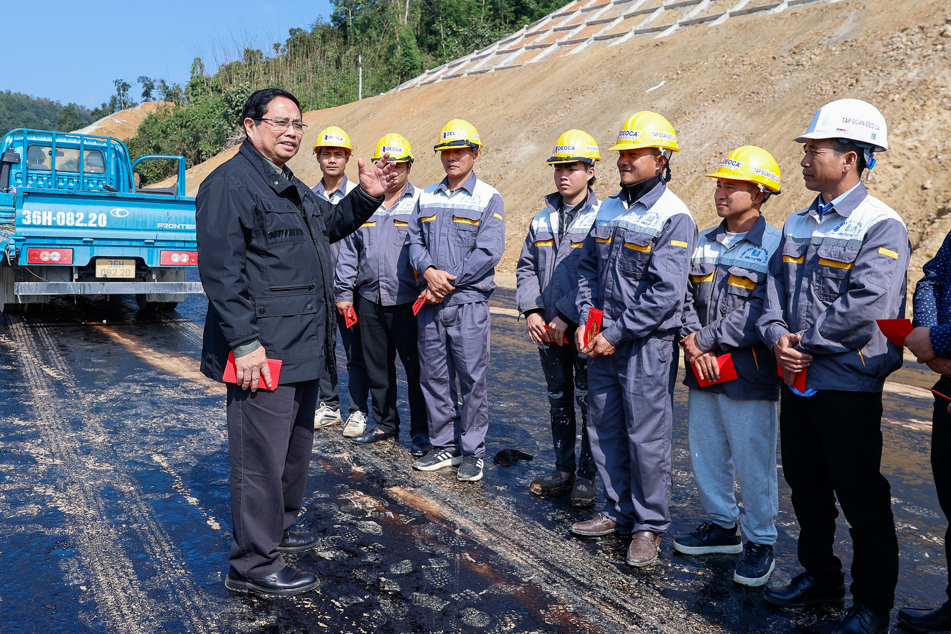Thủ tướng: Khánh thành cao tốc Đồng Đăng – Trà Lĩnh và Hữu Nghị - Chi Lăng vào dịp 30/4- Ảnh 13. Thủ tướng: Khánh thành cao tốc Đồng Đăng – Trà Lĩnh và Hữu Nghị - Chi Lăng vào dịp 30/4- Ảnh 13.