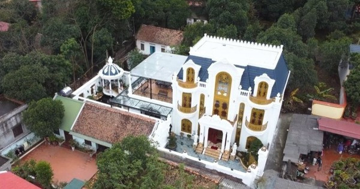 Căn biệt thự 3 tầng dát vàng giữa làng quê: Mất 9 tháng mới hoàn thành, 15 triệu để thuê thiết kế bản vẽ