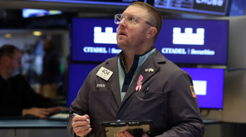 Chứng khoán Mỹ 'xanh mướt', Dow Jones tăng hơn 200 điểm sau khi Tòa án Tối cao bác bỏ thuế đối ứng