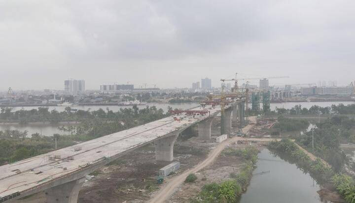 Thành phố nhỏ nhất Việt Nam sắp có cầu dây văng vượt sông 6.300 tỷ, lập kỷ lục mới của địa phương- Ảnh 3.
