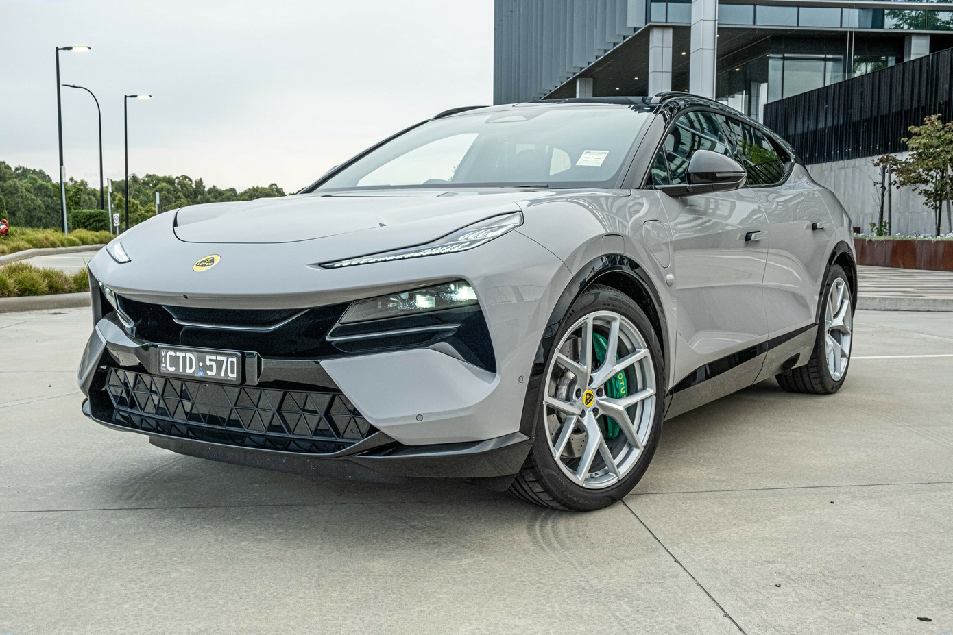 SUV điện Lotus Eletre. lotus-eletre-s-review-36.jpg