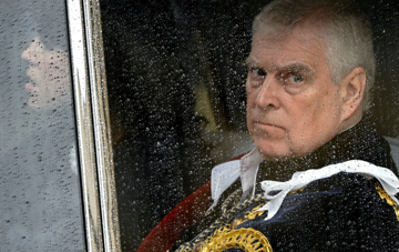 Em trai Vua Charles III bị cảnh sát bắt giữ, chuyện gì đây?