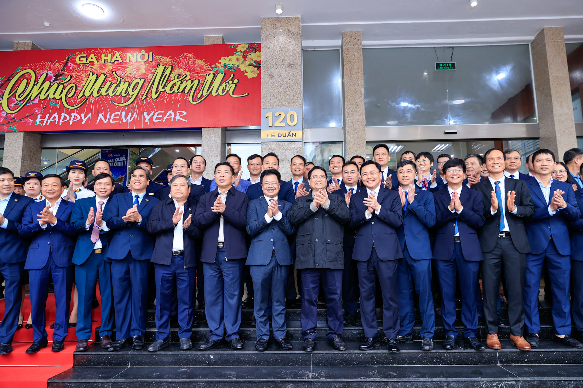 Thủ tướng: Tốc độ triển khai đường sắt đô thị thời gian tới phải gấp hàng chục lần những năm qua- Ảnh 13. Thủ tướng: Tốc độ triển khai đường sắt đô thị thời gian tới phải gấp hàng chục lần những năm qua- Ảnh 13.