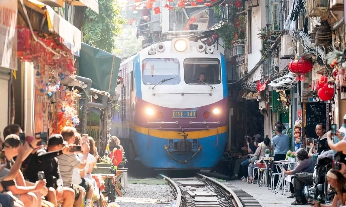 Tuyến đường sắt kết nối 2 ga tàu hỏa lâu đời của Thủ đô sắp có thay đổi lớn- Ảnh 2. Tuyến đường sắt kết nối 2 ga tàu hỏa lâu đời của Thủ đô sắp có thay đổi lớn- Ảnh 2.