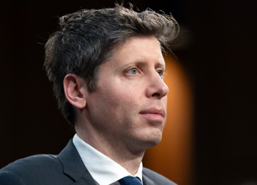 Sam Altman cảnh báo ngay cả ghế CEO cũng không 'miễn nhiễm' trước AI