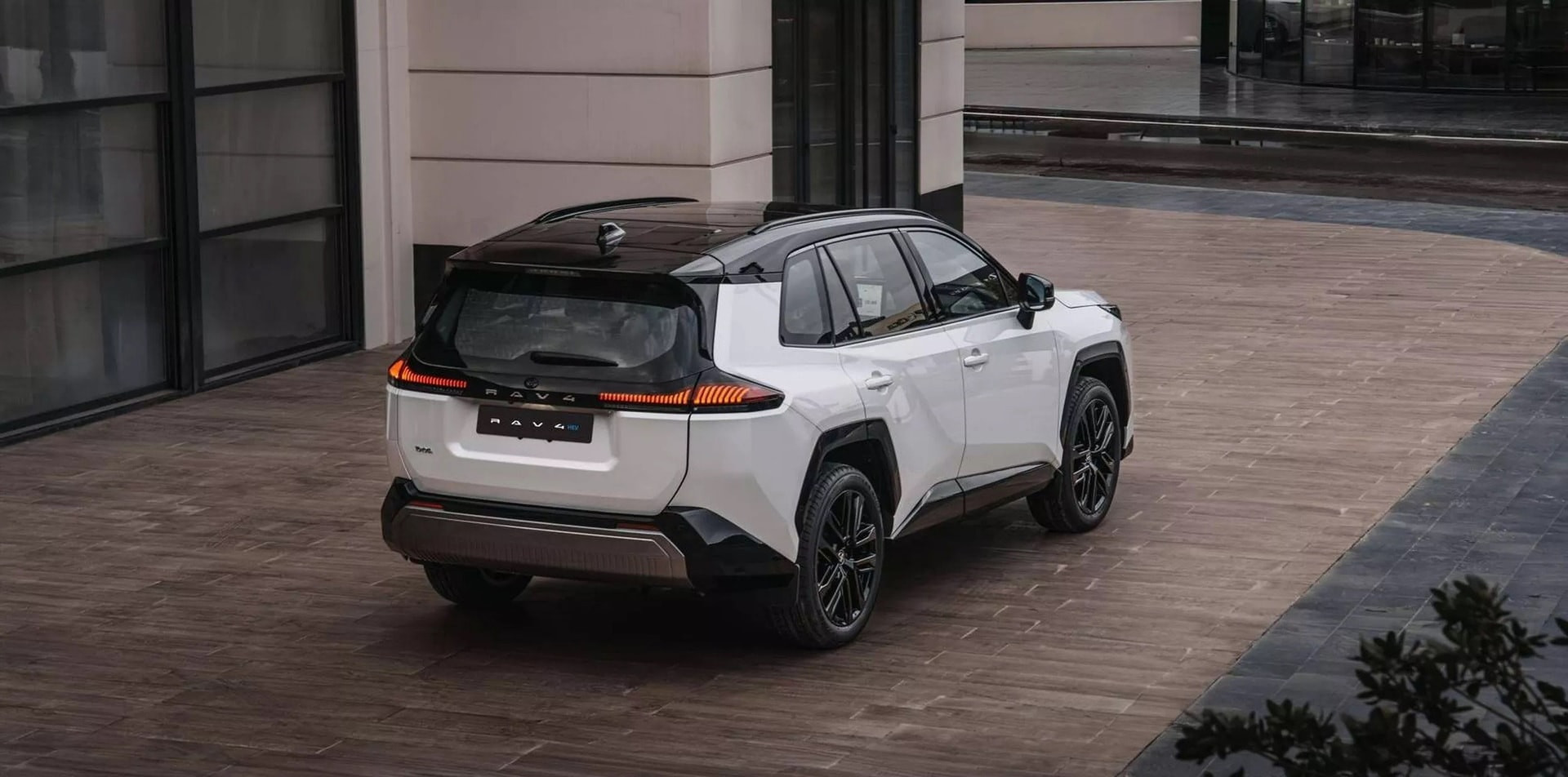 toyota-rav4-02.jpg