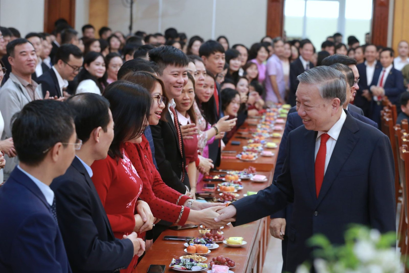 Tổng Bí thư Tô Lâm và các đại biểu dự buổi gặp mặt. Ảnh: TTXVN. tienphong-232tbt1.jpg