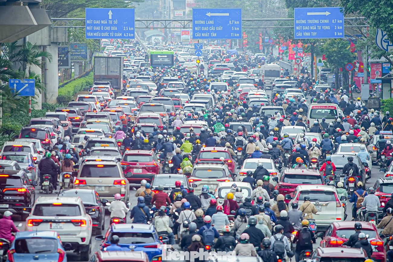 Đường Nguyễn Trãi, hướng về nội đô ken đặc phương tiện. tp-giao-ythong-anhu2-16.jpg