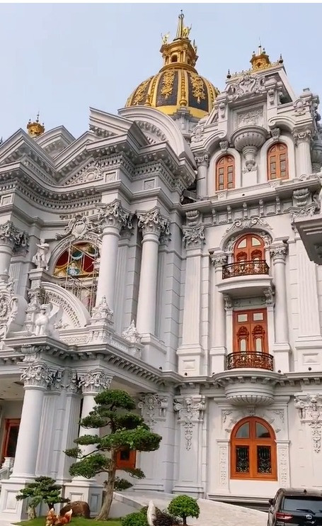 ‘Ông trùm’ thạch rau câu Long Hải sở hữu lâu đài dát vàng, giá trị trăm tỷ trên mảnh đất quê hương- Ảnh 5. ‘Ông trùm’ thạch rau câu Long Hải sở hữu lâu đài dát vàng, giá trị trăm tỷ trên mảnh đất quê hương- Ảnh 5.