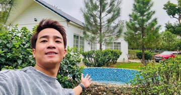 Nam nghệ sĩ đóng hài Tết xây nhà vườn gần 1.000m2 báo hiếu cha mẹ, khuôn viên rộng lớn trồng đủ cây trái