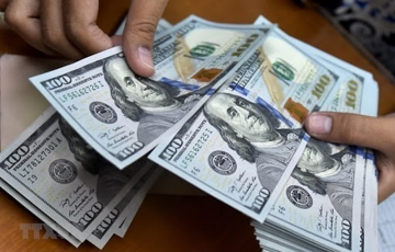 Tỷ giá USD hôm nay 25/2: Ngân hàng đồng loạt tăng giá, USD tiến sát trần
