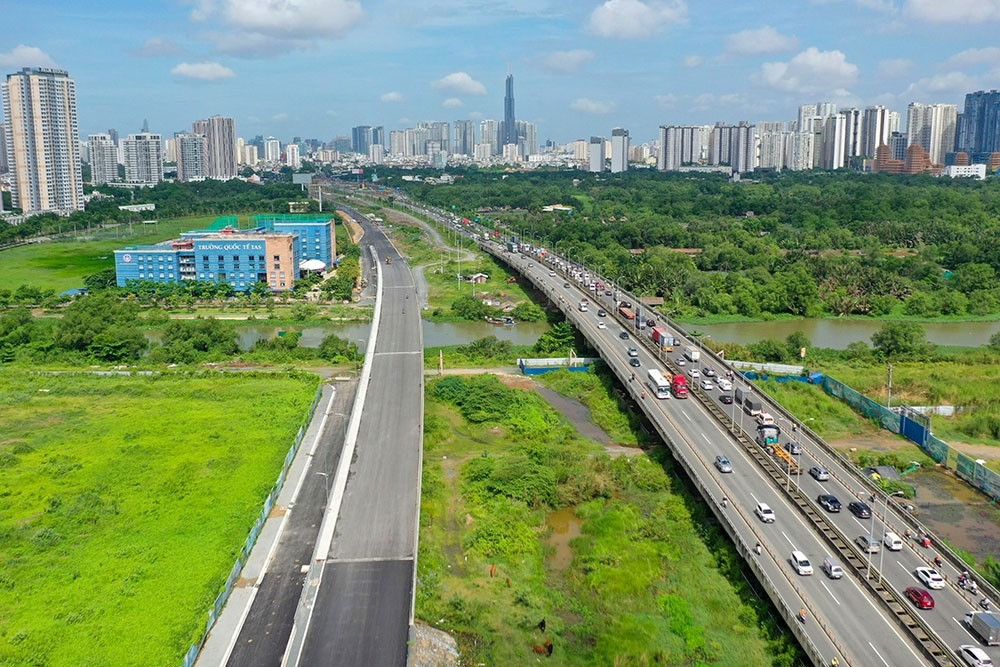 Siêu đô thị giàu có nhất cả nước dự chi gần 7.000 tỷ lên đời trục huyết mạch ở cửa ngõ phía Tây- Ảnh 4. Siêu đô thị giàu có nhất cả nước dự chi gần 7.000 tỷ lên đời trục huyết mạch ở cửa ngõ phía Tây- Ảnh 4.