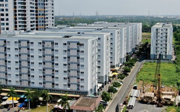 Kiểm soát chặt tín dụng bất động sản đầu cơ, tập trung cho nhu cầu ở thực của người dân (Ảnh minh họa) noxh-1761883556445950020255.png