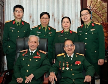 Gia đình hiếm có ở Việt Nam: 80 năm gắn bó với ngành Quân y, 2 người mang hàm tướng, 3 cha con cùng nhận Giải thưởng Hồ Chí Minh