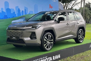 Lộ giá Toyota RAV4 Hybrid 2026 tại Đông Nam Á: Khởi điểm từ 978 triệu đồng, ra mắt tháng 3/2026, hai tùy chọn ADV và LTD, trang bị TSS 4.0, phả hơi nóng lên Honda CR-V