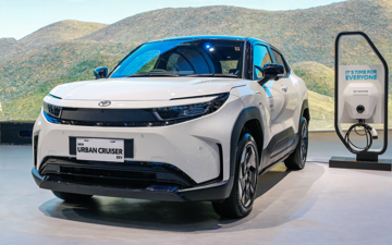 Tháng 3/2026, Toyota sẽ bán mẫu CUV điện đi xa tới 500km/1 lần sạc: Thiết kế khá quen, 7 túi khí an toàn, giá có rẻ không?