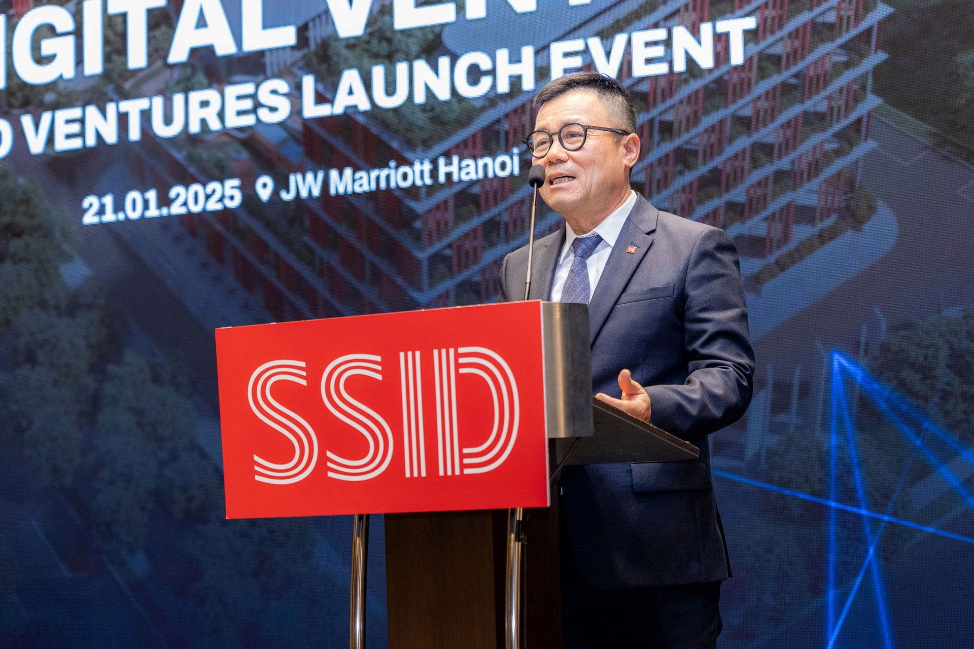ong-nguyen-duy-hung-chu-tich-hdqt-ctcp-chung-khoan-ssi-1737459436955954017646.jpg