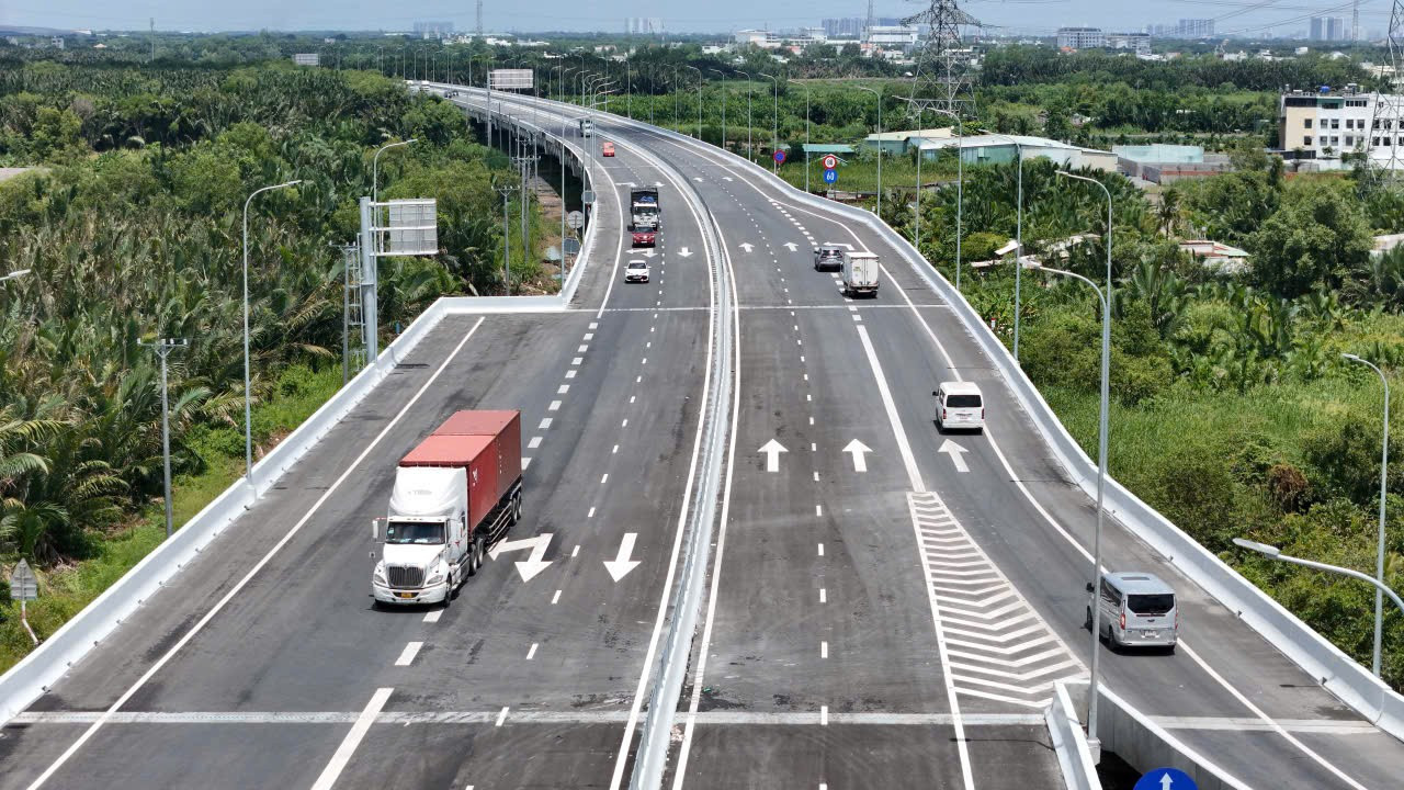 Bộ Xây dựng: Tăng tốc giải ngân, đẩy mạnh phân cấp phân quyền- Ảnh 2. Bộ Xây dựng: Tăng tốc giải ngân, đẩy mạnh phân cấp phân quyền- Ảnh 2.