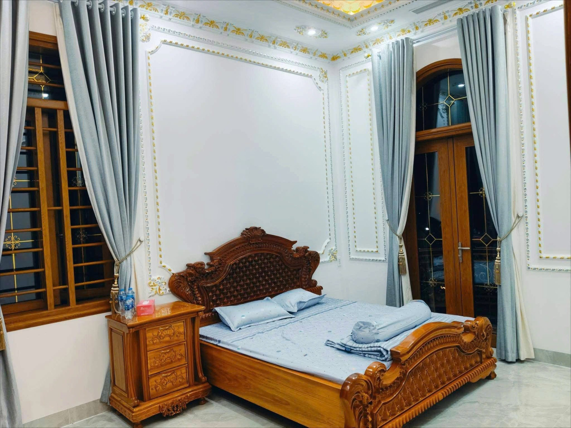 Biệt thự tân cổ điển mái Nhật: Sự giao thoa giữa chuẩn mực châu Âu và tinh thần Á Đông- Ảnh 7. Biệt thự tân cổ điển mái Nhật: Sự giao thoa giữa chuẩn mực châu Âu và tinh thần Á Đông- Ảnh 7.