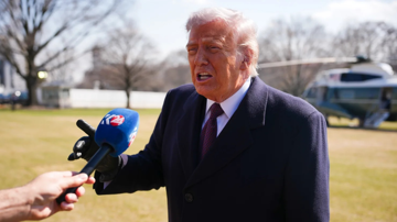 Ông Trump: 'Tôi không muốn tấn công Iran, nhưng đôi khi buộc phải làm vậy'