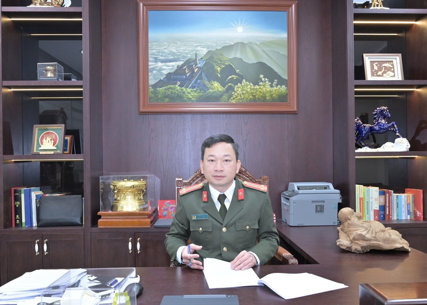 Trung tá Đào Anh Tới, Phó Cục trưởng Cục Pháp chế và cải cách hành chính, tư pháp, Bộ Công an. 12.jpg