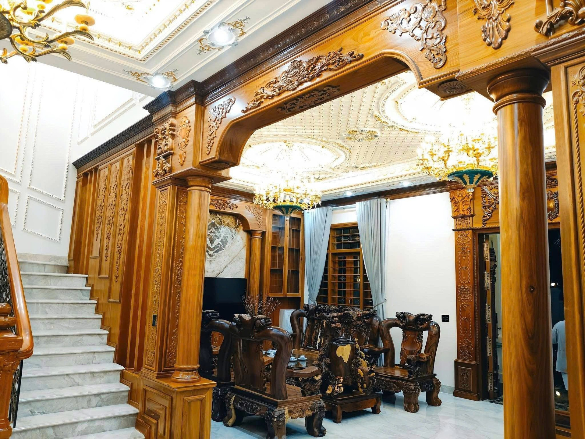 Biệt thự tân cổ điển mái Nhật: Sự giao thoa giữa chuẩn mực châu Âu và tinh thần Á Đông- Ảnh 4. Biệt thự tân cổ điển mái Nhật: Sự giao thoa giữa chuẩn mực châu Âu và tinh thần Á Đông- Ảnh 4.