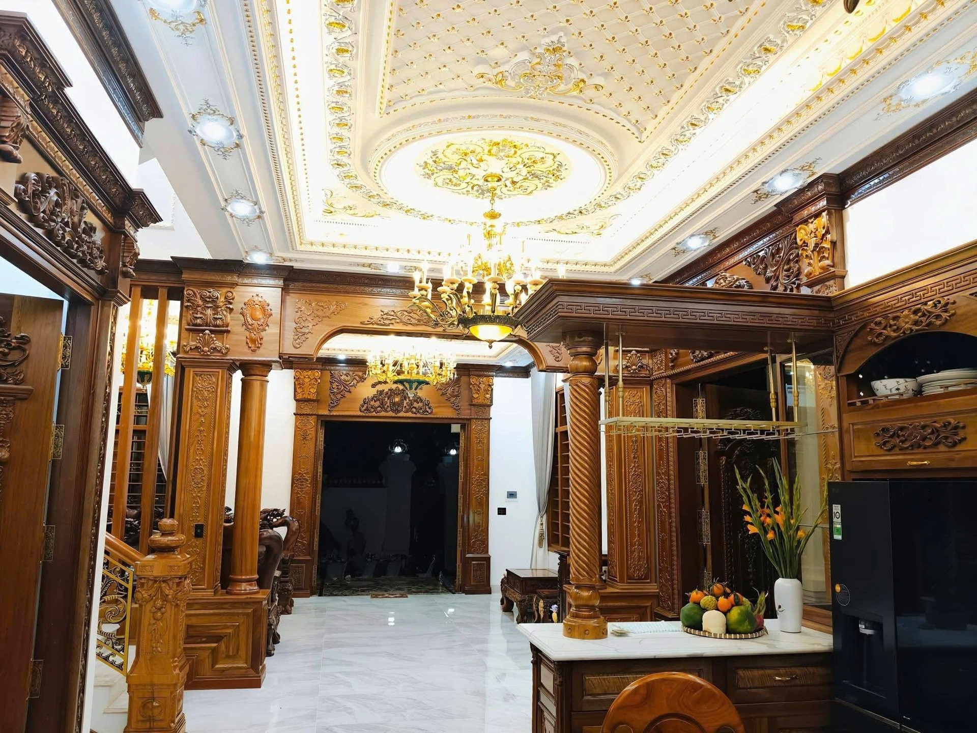 Biệt thự tân cổ điển mái Nhật: Sự giao thoa giữa chuẩn mực châu Âu và tinh thần Á Đông- Ảnh 6. Biệt thự tân cổ điển mái Nhật: Sự giao thoa giữa chuẩn mực châu Âu và tinh thần Á Đông- Ảnh 6.