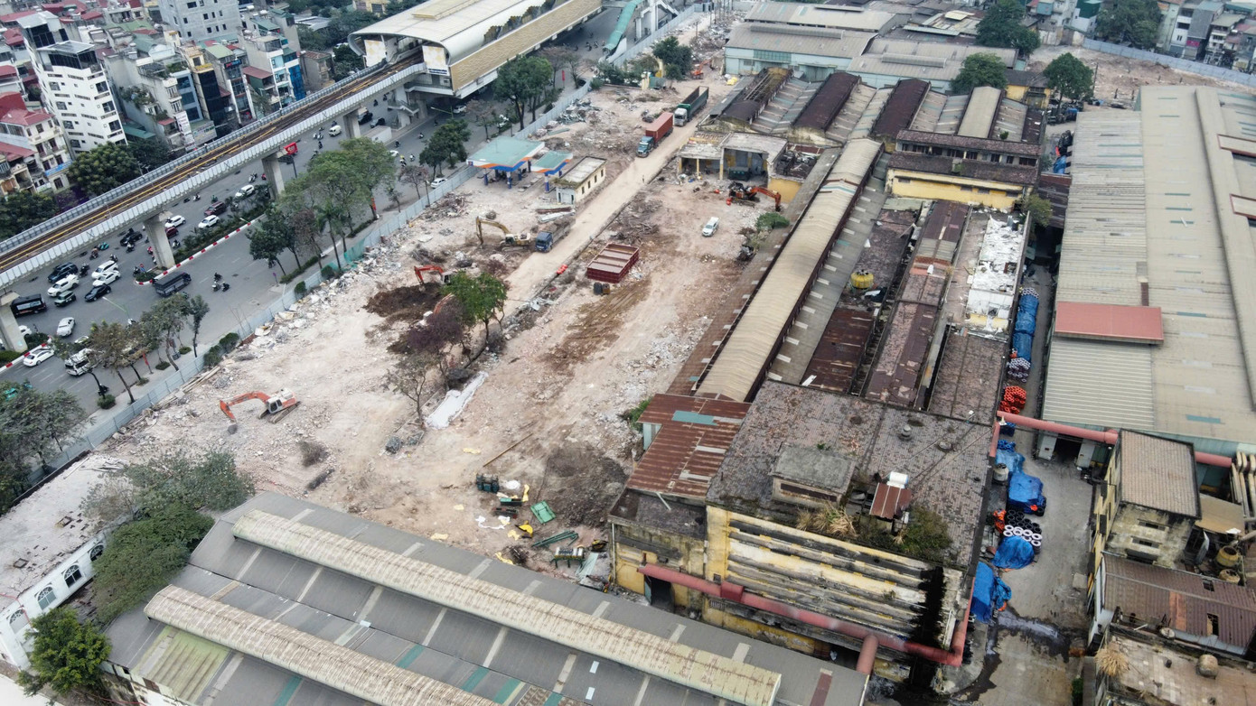 Trong tổng diện tích hơn 6,2ha, có gần 1,7ha đất có chức năng quy hoạch là đất hỗn hợp (nhà ở, thương mại, dịch vụ, văn phòng, trường mầm non, sân vườn, đường giao thông nội bộ…); 860 m2 đất nhà ở thấp tầng. z7492776983495-cb02abfc84f440fb110ede0e4fc15fe1.jpg