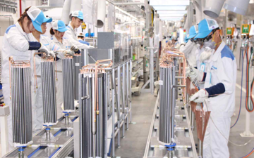 Báo ngoại: Việt Nam vươn lên trung tâm sản xuất ASEAN, hút mạnh vốn Trung - Nhật
