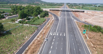 Đề xuất khai thác tạm 18km cao tốc 21.000 tỷ nối hai tỉnh, thành giàu nhất Việt Nam trước Tết Nguyên đán