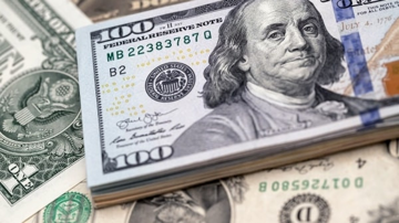 Tỷ giá USD hôm nay 2/2: Ngân hàng giảm 50 đồng, chợ đen tăng 250 đồng