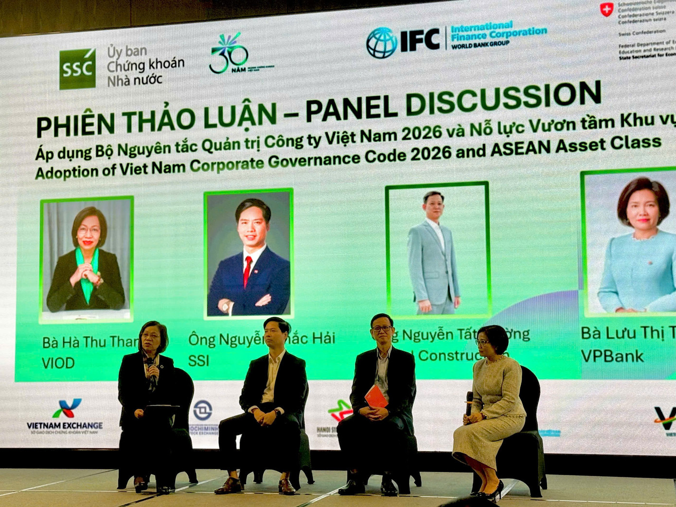 Ủy ban Chứng khoán Nhà nước công bố bộ nguyên tắc quản trị công ty Việt Nam. fe4df9e5ece062be3bf1.jpg