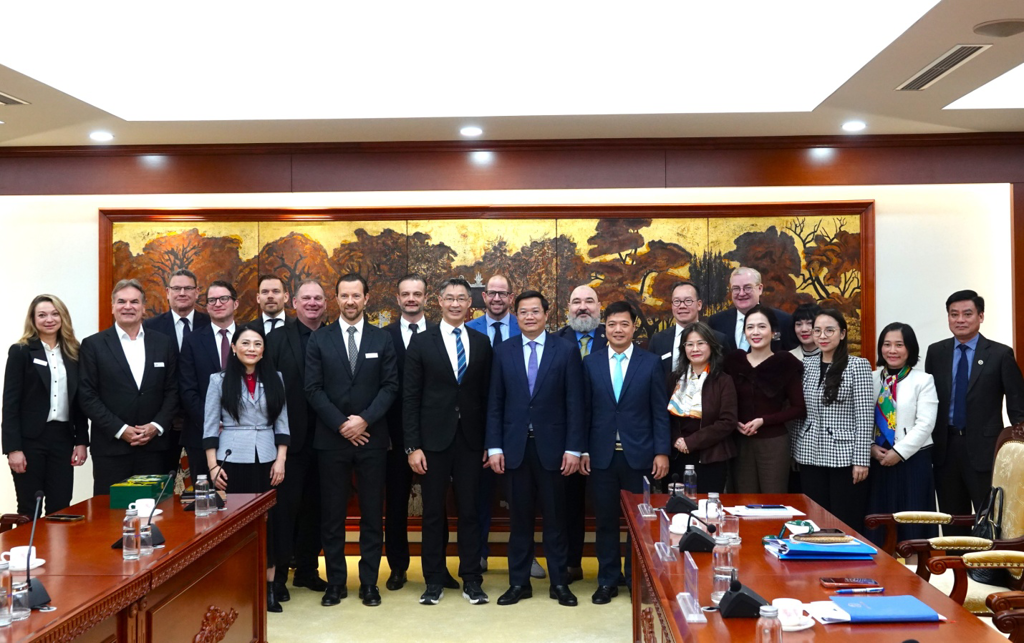 8(1).png