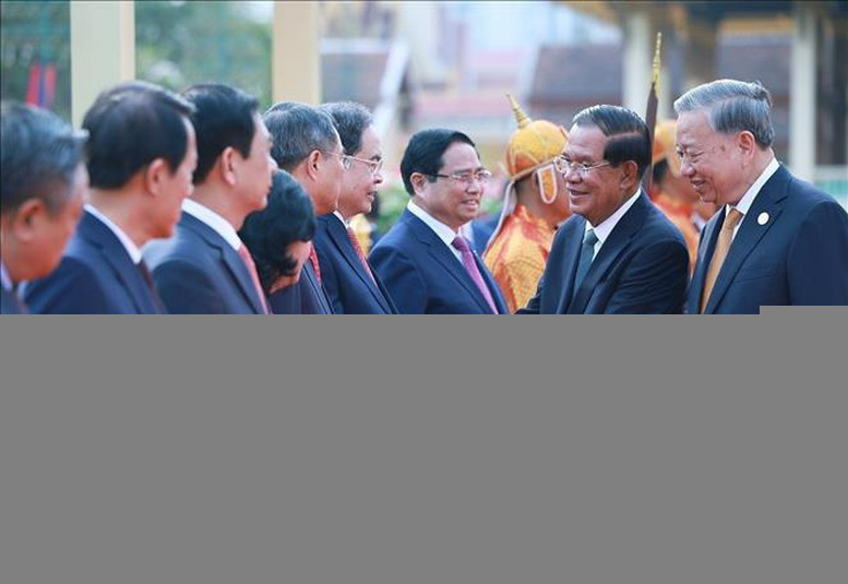 Tổng Bí thư Tô Lâm giới thiệu thành viên đoàn cấp cao Việt Nam - Ảnh: TTXVN 5.jpg