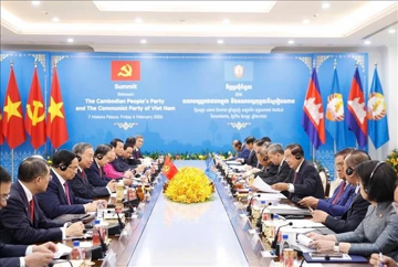 Bộ Chính trị Đảng Cộng sản Việt Nam họp với Ban Thường vụ Đảng Nhân dân Campuchia