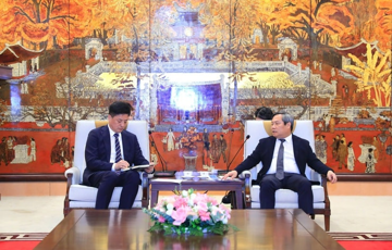 Chủ tịch Hà Nội đề nghị doanh nghiệp đầu máy, toa xe Trung Quốc chuyển giao công nghệ, gia tăng tỷ lệ nội địa hóa