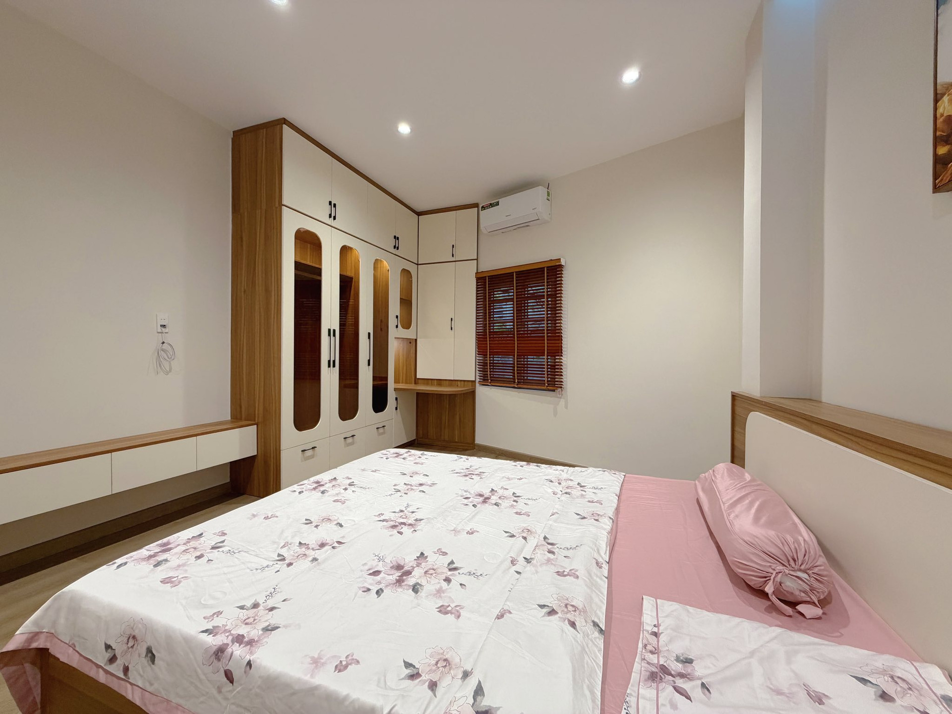 Sống trọn trong căn nhà tối giản hơn 180m2 giữa lòng phố, chi phí chỉ mất hơn 1,7 tỷ đồng- Ảnh 7. Sống trọn trong căn nhà tối giản hơn 180m2 giữa lòng phố, chi phí chỉ mất hơn 1,7 tỷ đồng- Ảnh 7.