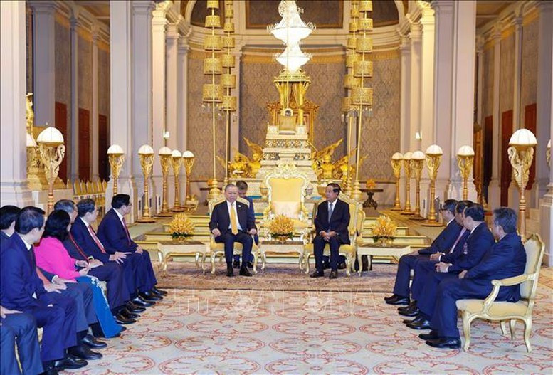 Samdech Techo Hun Sen chủ trì Lễ đón chính thức Tổng Bí thư Tô Lâm thăm cấp Nhà nước tới Vương quốc Campuchia - Ảnh: TTXVN 6.jpg