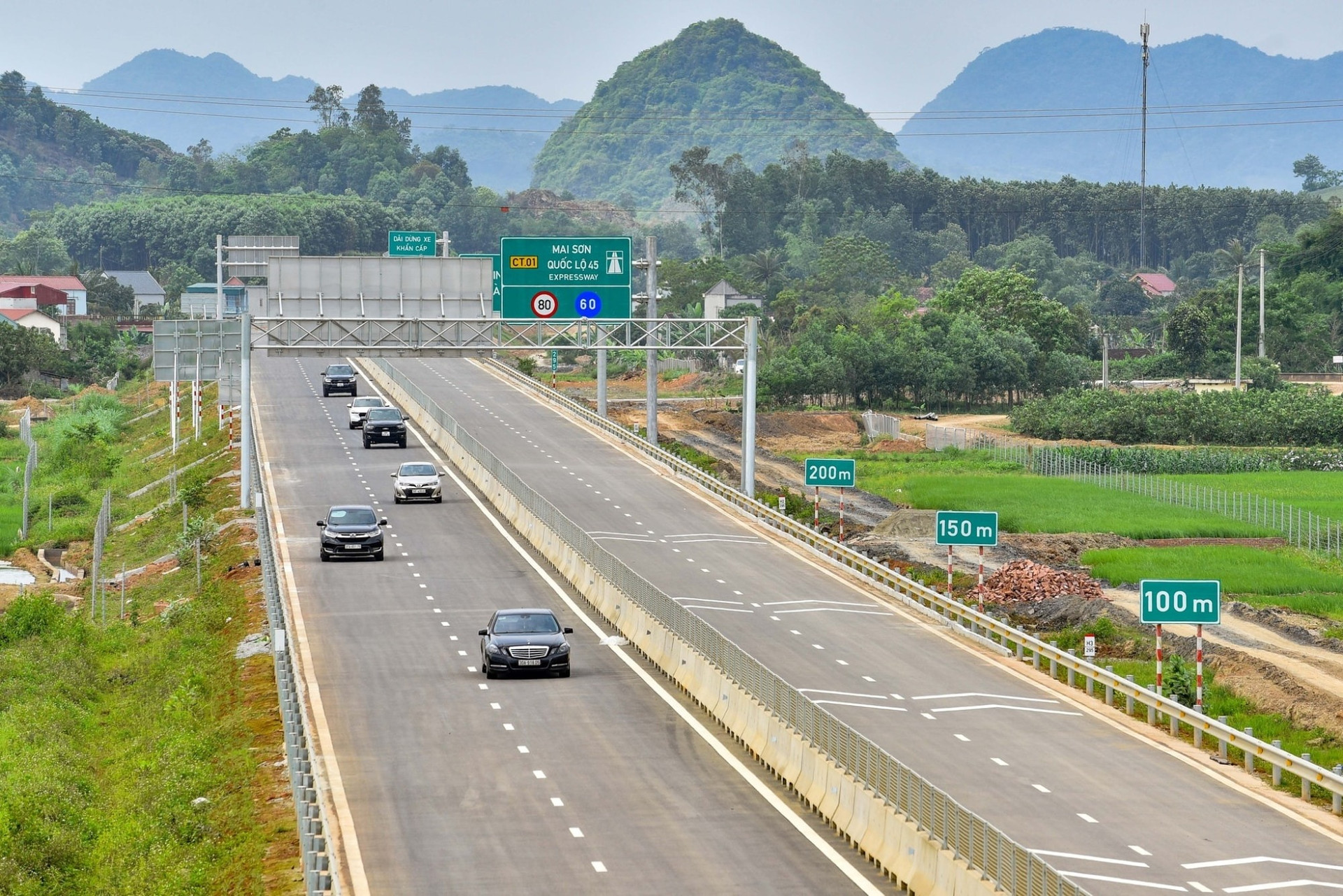 Cao tốc Mai Sơn - Quốc lộ 45. Nguồn ảnh: Báo Công luận Cao tốc Mai Sơn - Quốc lộ 45. Nguồn ảnh: Báo Công luận