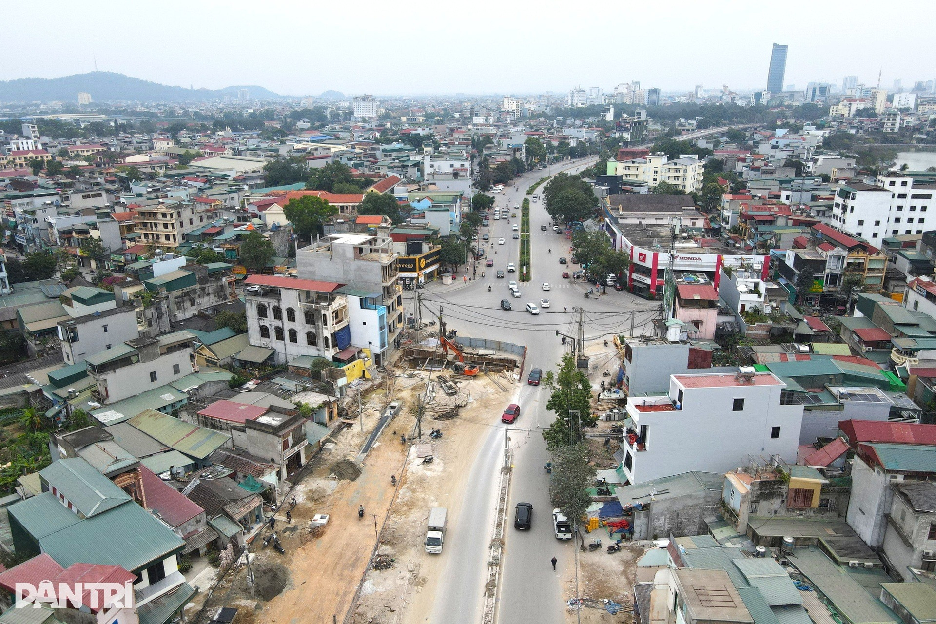 Hàng trăm ngôi nhà bị phá dỡ nhường chỗ cho đại lộ hơn 1.000 tỷ đẹp nhất Thanh Hóa- Ảnh 3. Hàng trăm ngôi nhà bị phá dỡ nhường chỗ cho đại lộ hơn 1.000 tỷ đẹp nhất Thanh Hóa- Ảnh 3.
