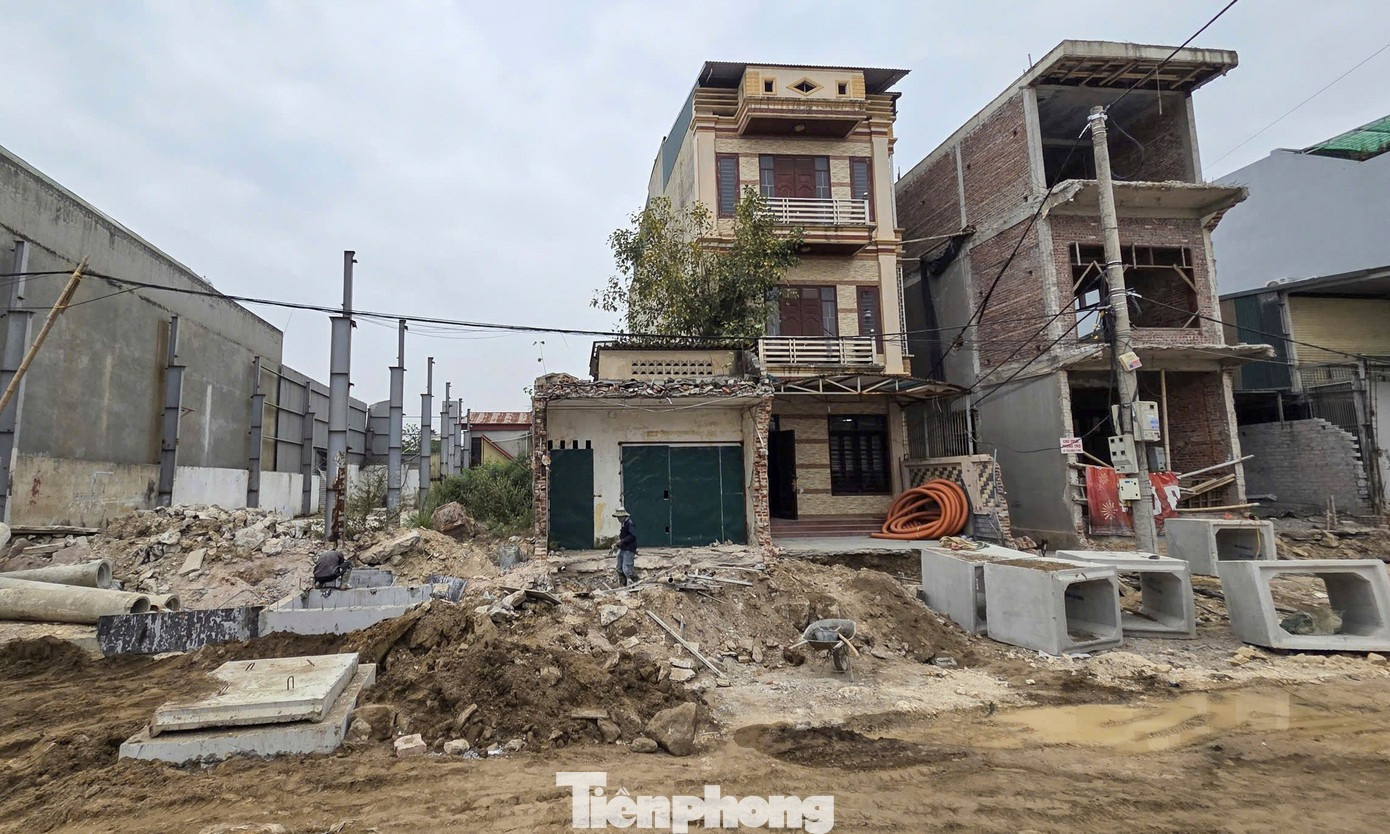 Hàng trăm ngôi nhà bị phá dỡ nhường chỗ cho đại lộ hơn 1.000 tỷ đẹp nhất Thanh Hóa- Ảnh 2. Hàng trăm ngôi nhà bị phá dỡ nhường chỗ cho đại lộ hơn 1.000 tỷ đẹp nhất Thanh Hóa- Ảnh 2.