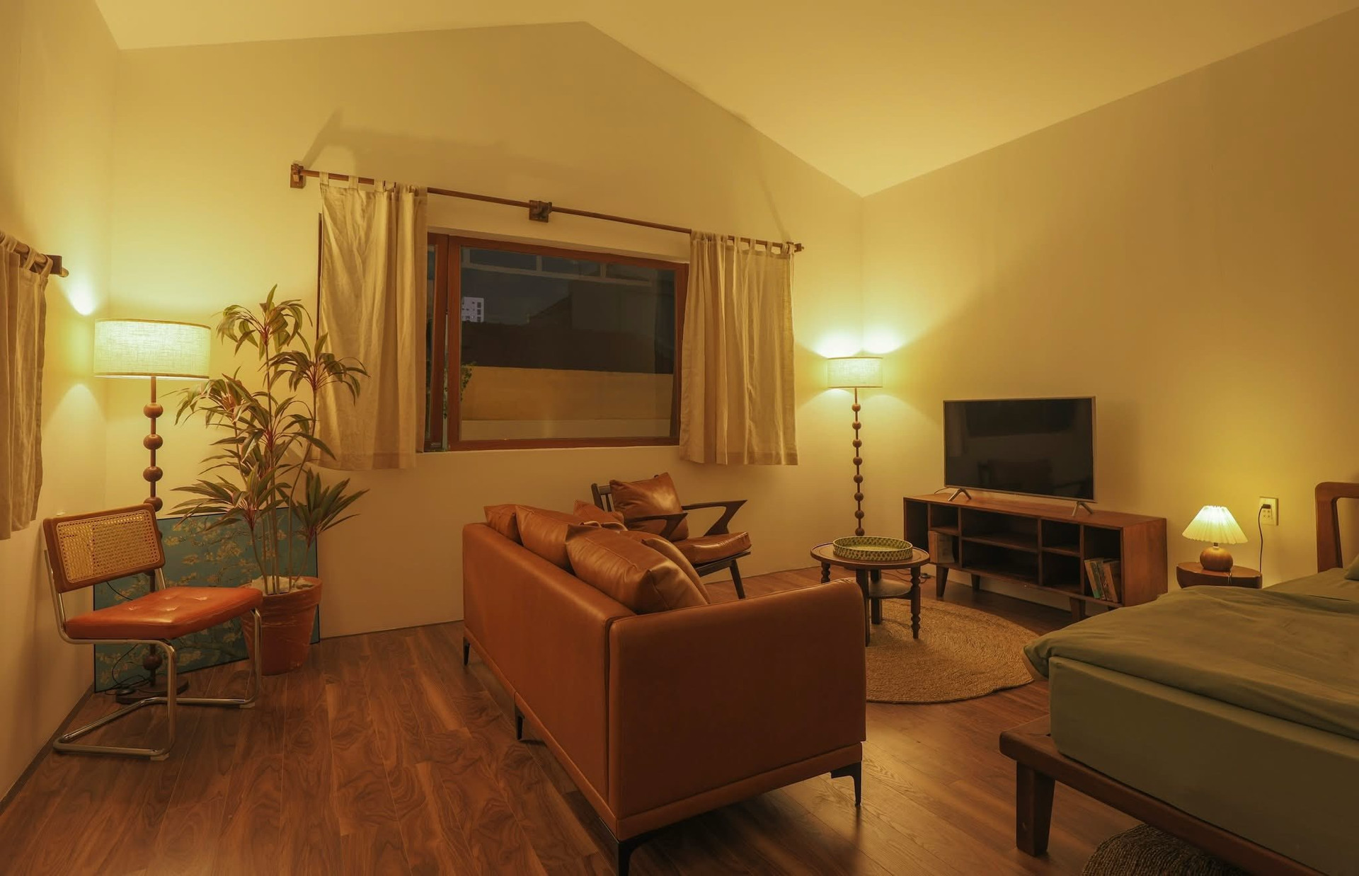 Mua nhà 2 tầng cũ, tự nâng thêm tầng và decor: Gia chủ ‘lột xác’ nhà cũ thành không gian sống 3 tầng đầy cảm xúc- Ảnh 6. Mua nhà 2 tầng cũ, tự nâng thêm tầng và decor: Gia chủ ‘lột xác’ nhà cũ thành không gian sống 3 tầng đầy cảm xúc- Ảnh 6.