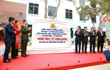 Chính thức khánh thành một Trung tâm Y tế và một trường học tại vùng biên giới do Bộ Công an xây dựng