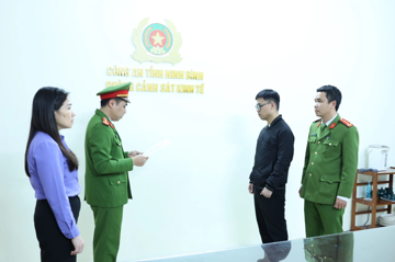 Khởi tố, bắt tạm giam chủ tiệm vàng SN 1986